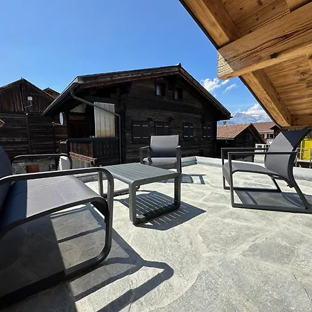 Pilanous House - Penthouse - Swiss Alps *